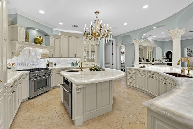 Building Photo - 628 Coral Way