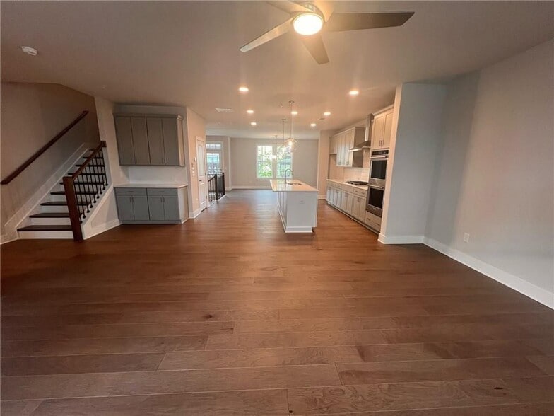 Building Photo - 1220 Waterfall Ct