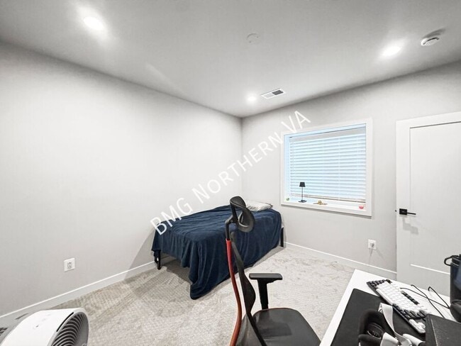 Building Photo - 41684 Carefree Court