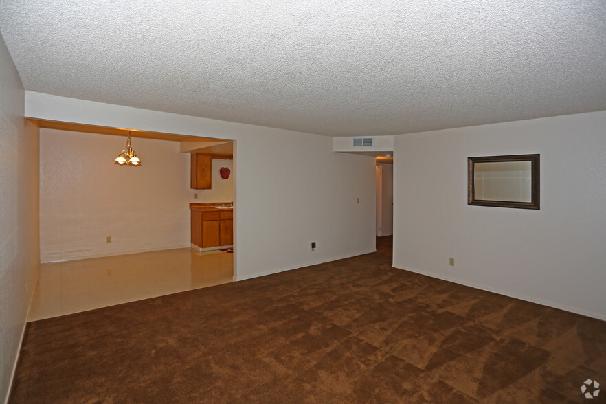 2BD, 1BA - 960 SF - Cabernet Apartments