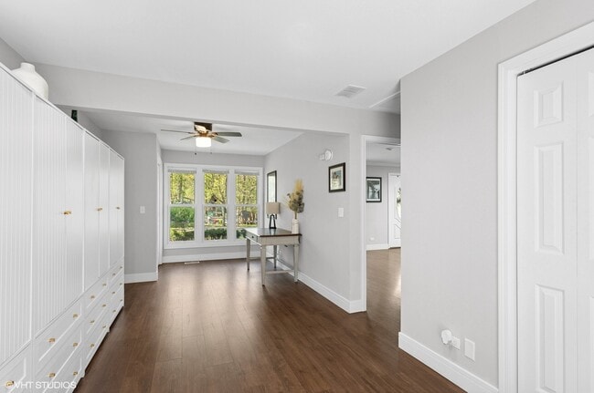 Building Photo - 11051 Elmwood Ct