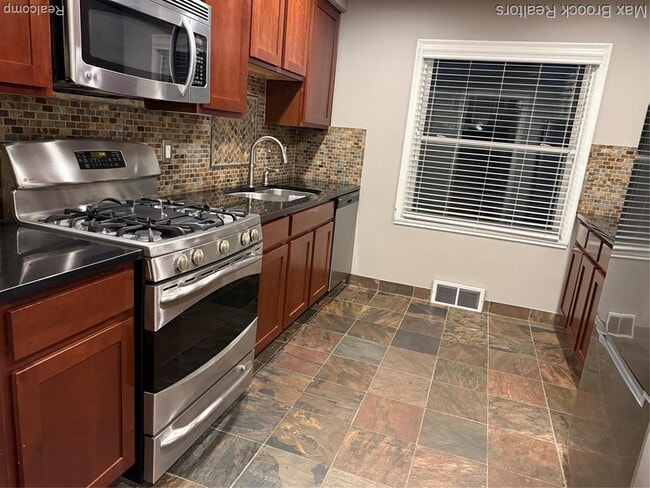 Building Photo - 1773 Villa Rd