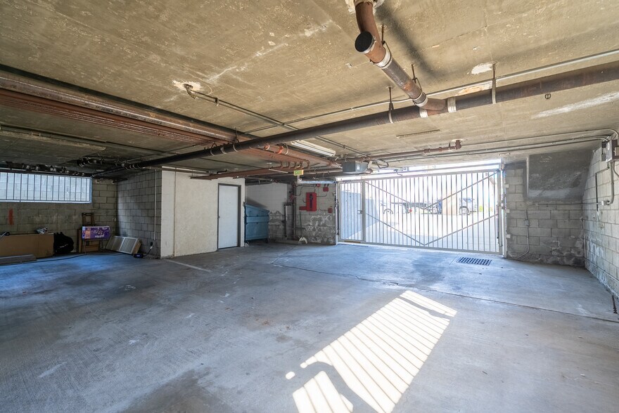 Building Photo - 123 S Roosevelt Ave