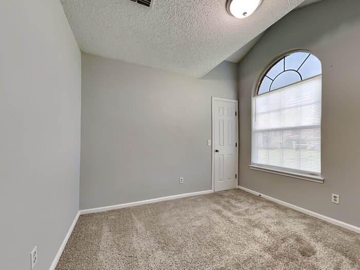 Building Photo - 315 Springfield Ct
