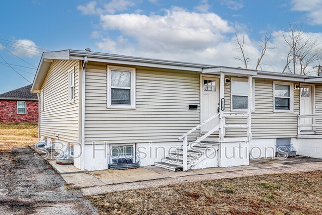 Primary Photo - 513 Maier Dr