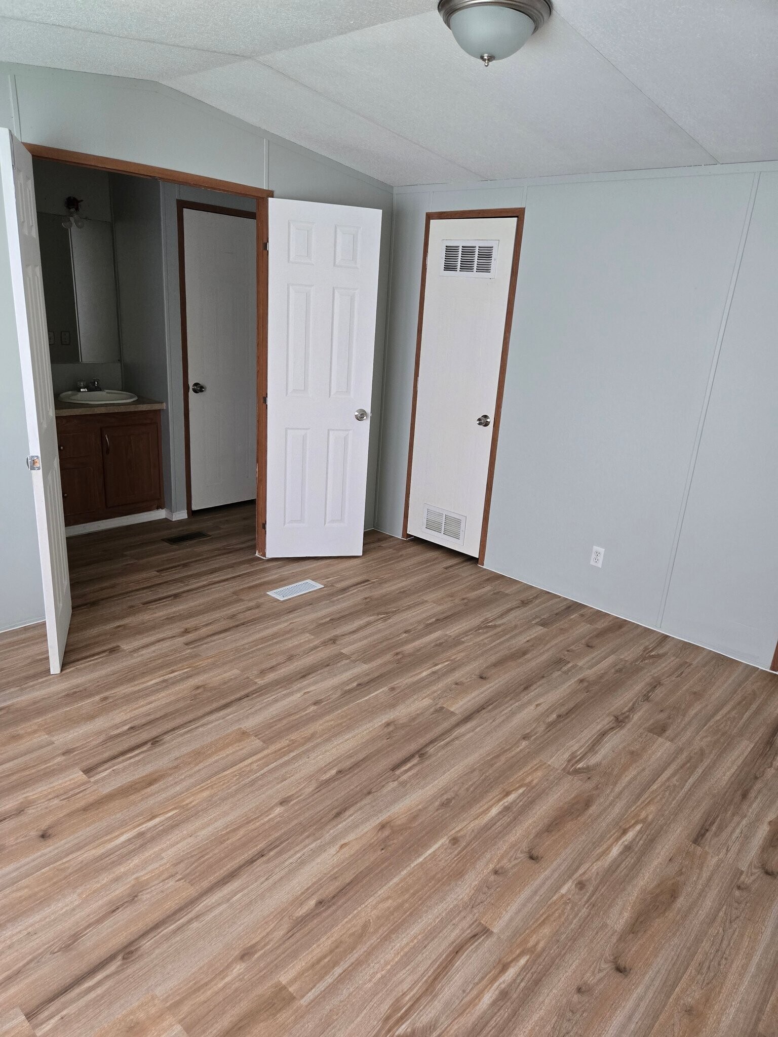 Building Photo - 22091 Bowden Dr