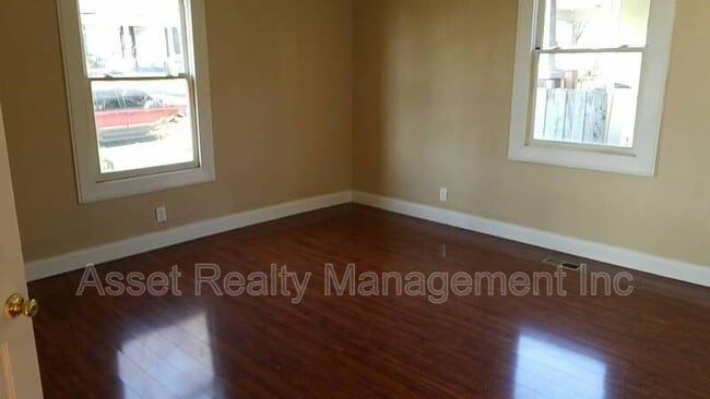 Building Photo - 1401 Hannah Ave