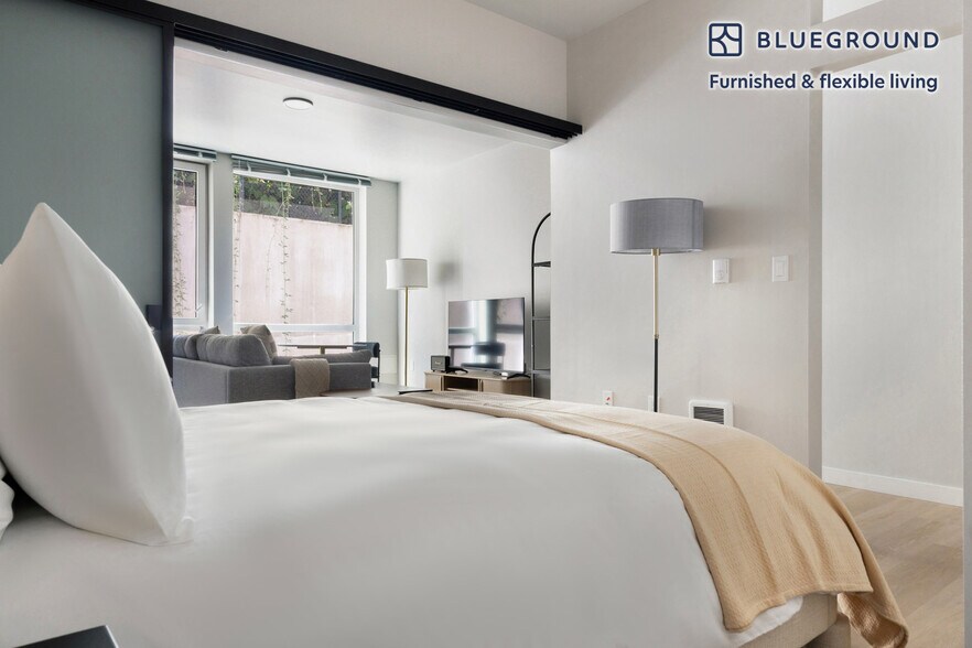 Building Photo - 2222 15th Ave W