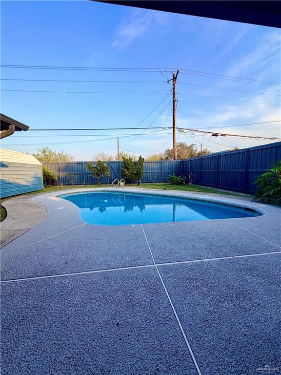 Building Photo - 22 N Ebony St