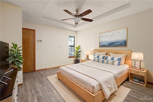 Building Photo - 22 8th