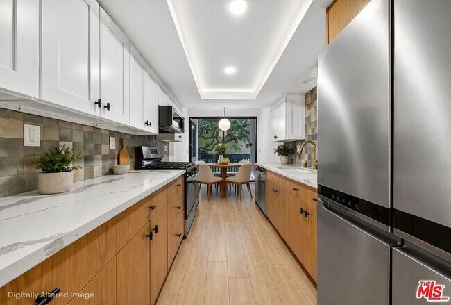 Building Photo - 12030 Valleyheart Dr