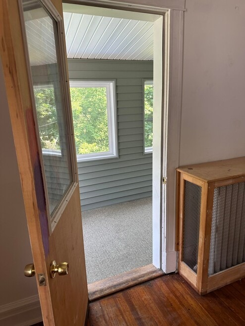 Building Photo - 705 Hudson Ave