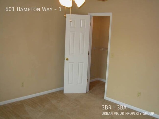 Building Photo - 601 Hampton Way