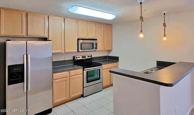 Building Photo - 13856 Herons Landing Way