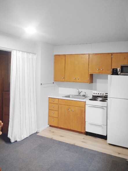 Primary Photo - 208 2nd St S