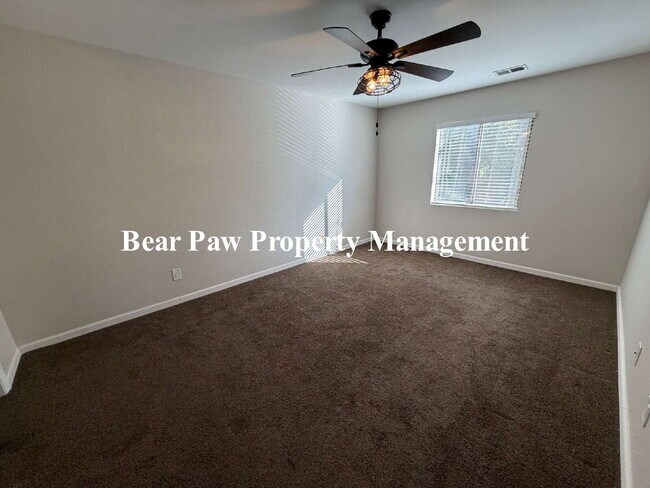 Building Photo - "Charming 2-Bed, 2-Bath Condo!"