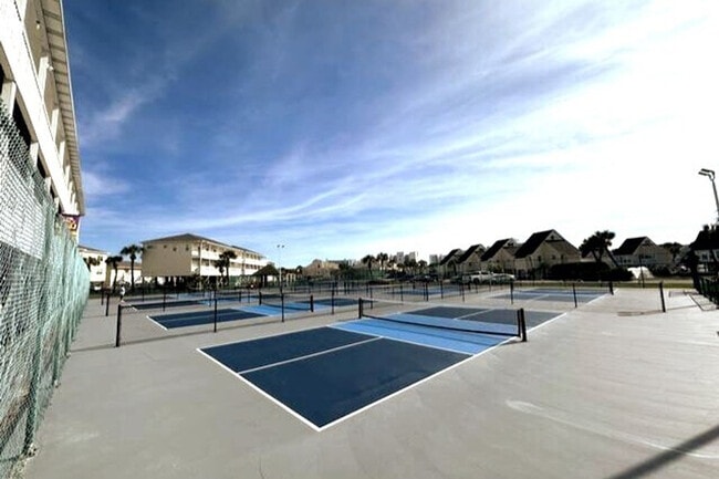 Building Photo - 775 Gulf Shore Dr