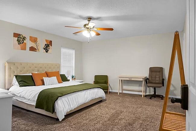 Building Photo - 124 Larkspur Dr