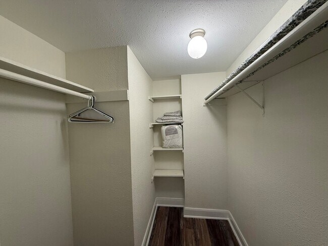 Building Photo - 3506 Cove View Blvd