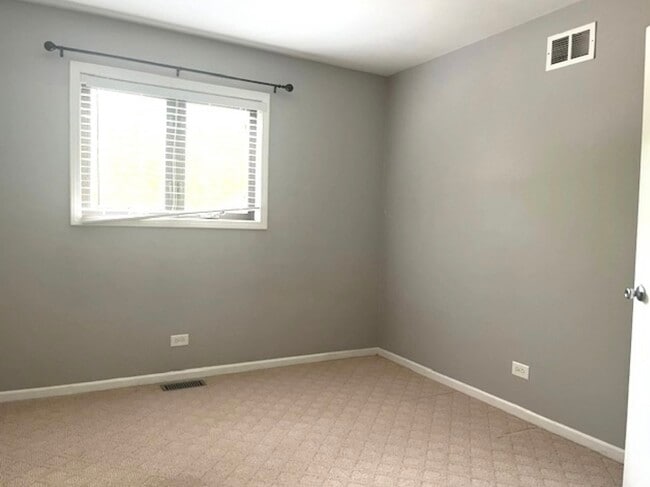 Building Photo - 245 Carlisle Ave