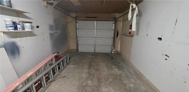 Building Photo - 375 Fantail Loop