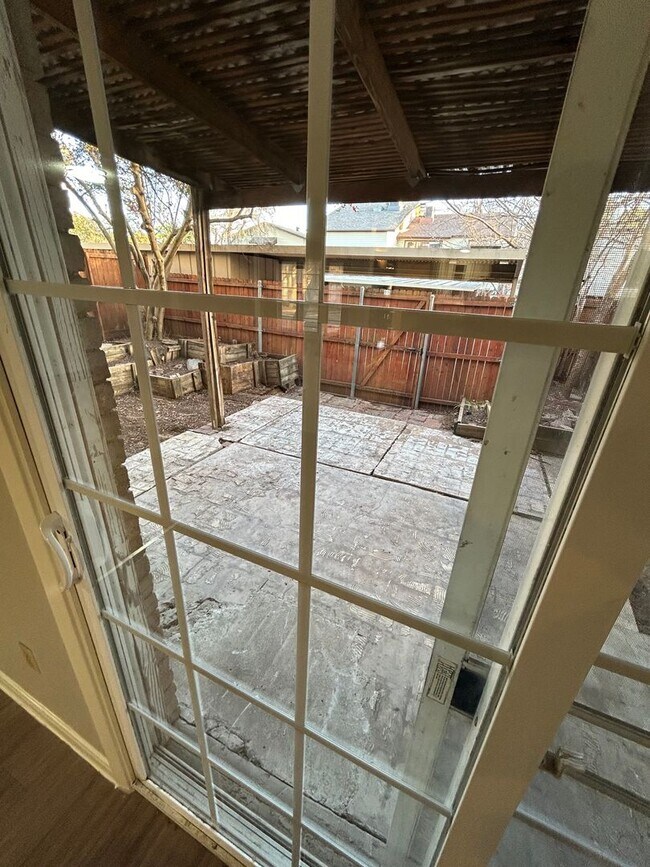 Building Photo - This home is sure to impress any homeowner