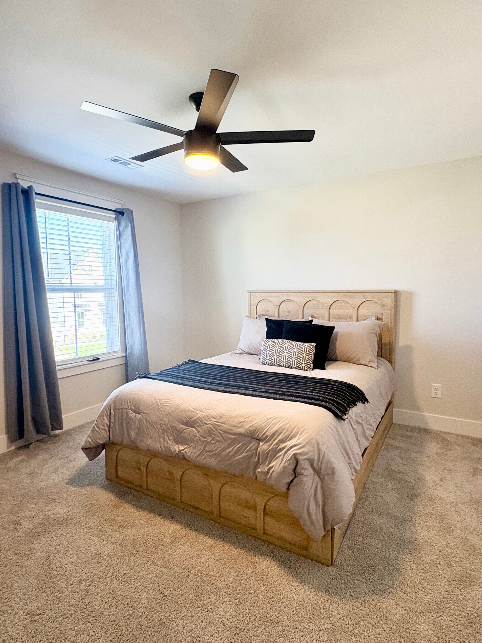 Building Photo - 5052 High Park Hill Dr