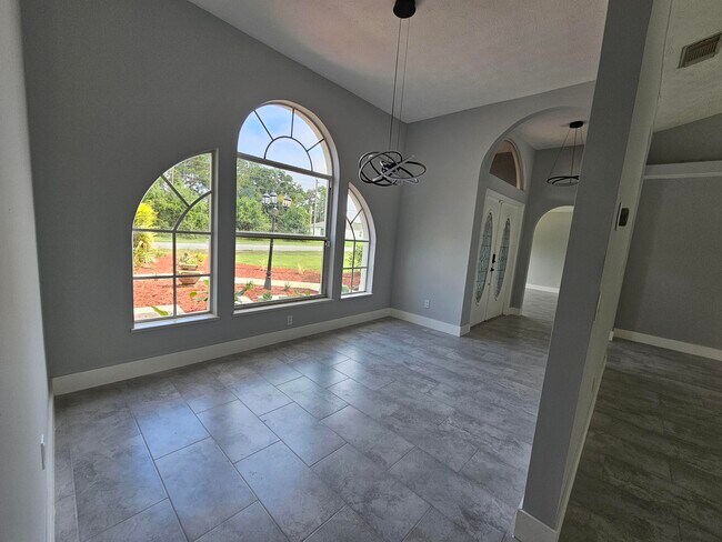 Building Photo - 1358 SW Del Rio Blvd