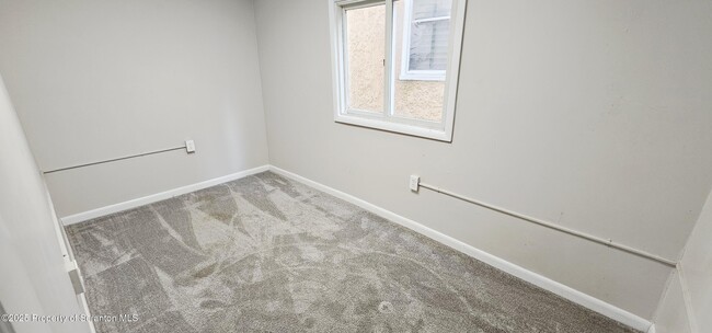 Building Photo - 510 N Bromley Ave