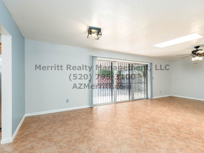 Building Photo - Sam Hughes 4 bedroom, 3 bath home with was...