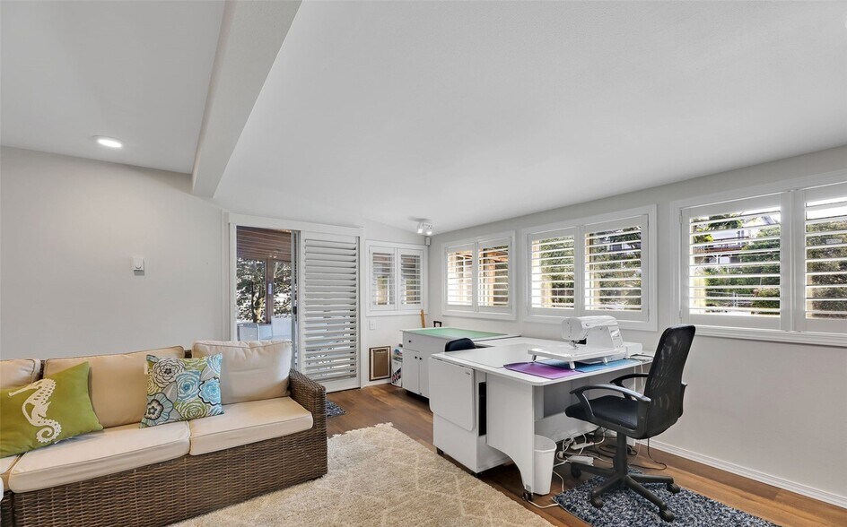 Building Photo - 1486 SE Camano Dr