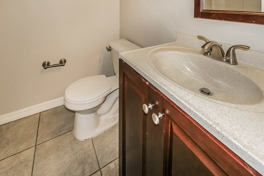 Building Photo - 8706 Claiborne Ct