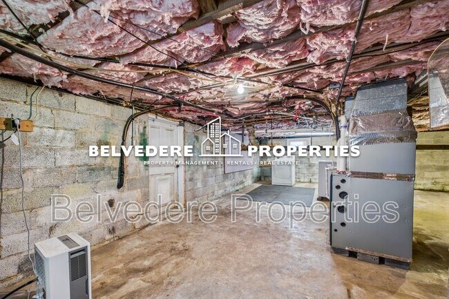 Building Photo - 1003 Cleburne St