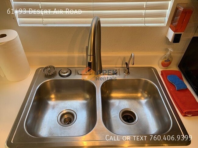 Building Photo - 61493 Desert Air Rd