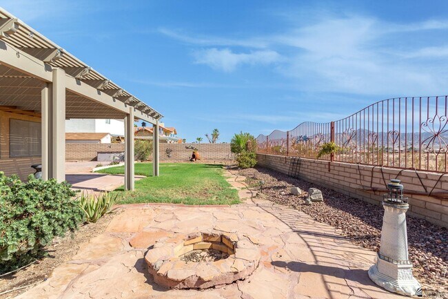 Building Photo - 10605 S Del Vista Dr