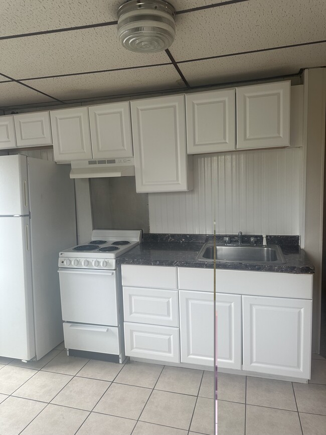 Building Photo - 5 Marion St