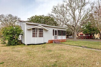 Building Photo - Cozy 2-Bedroom Home in Pascagoula