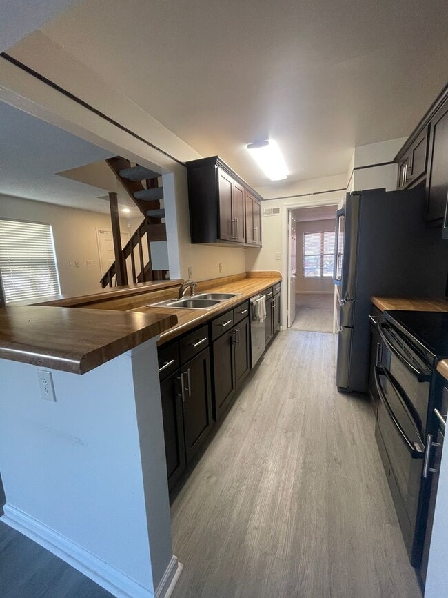 Building Photo - Kempsville Lake