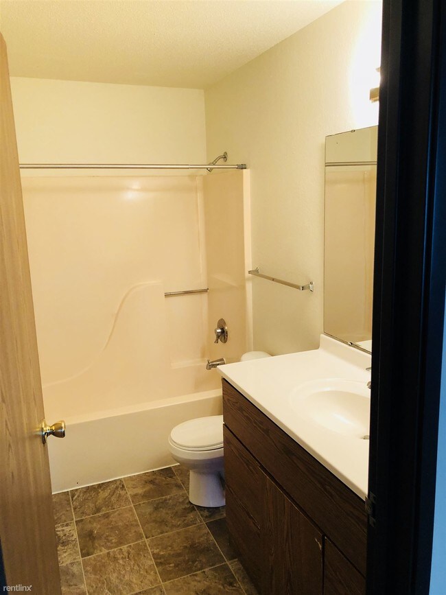 Building Photo - 1202 34th Ave S