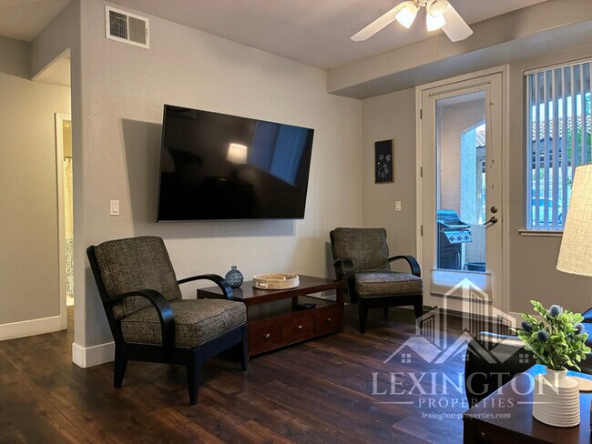 Building Photo - Beautifully Upgraded, 2BD/2BA, Condo Home in The Phoenician, Roseville!