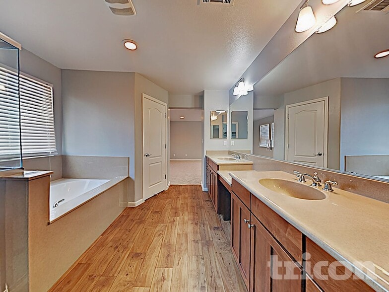 Building Photo - 4888 Snowy Egret Way