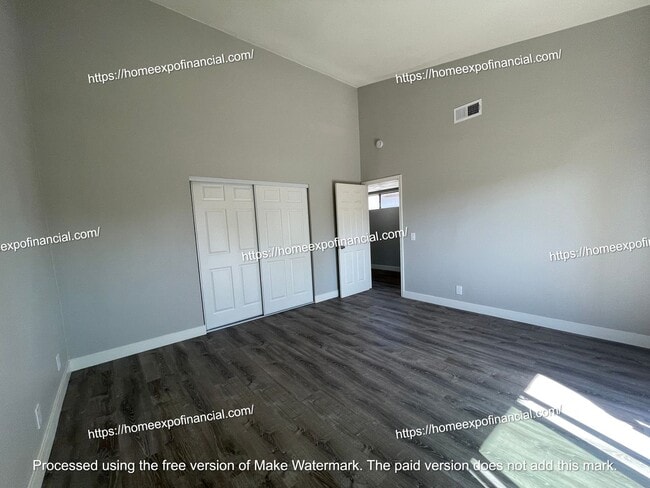 Building Photo - 1220 S Cypress Ave