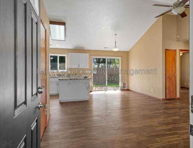 Building Photo - 8920 Torrey Ln
