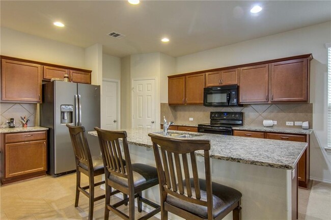 Building Photo - 16009 Hawthorne Heights Trail