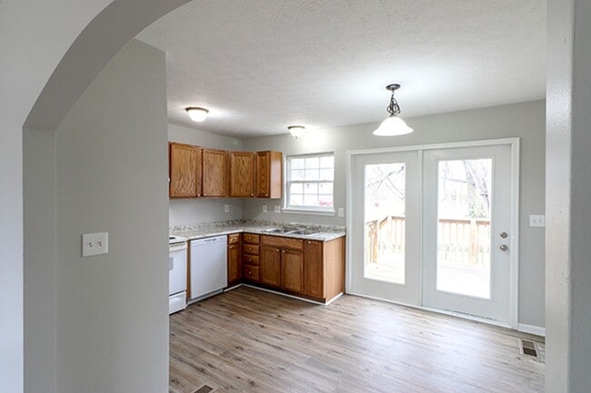 Building Photo - Newly updated 3 bedroom and 2 bath Cape Cod