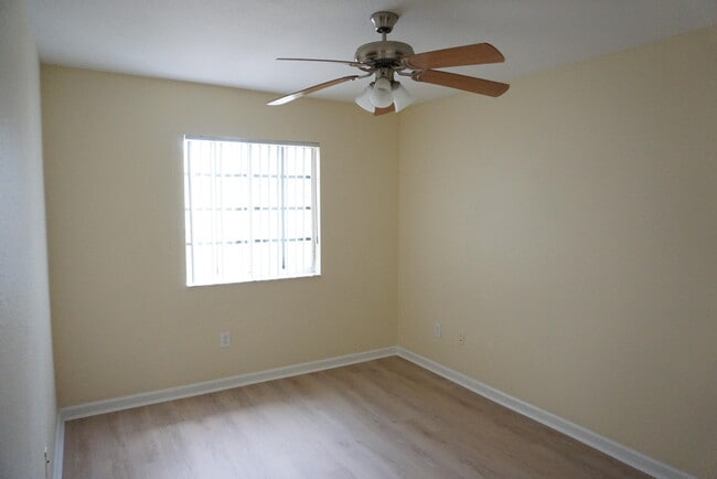 Building Photo - 2032 Nassau Dr