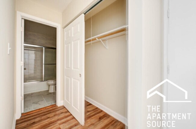 Building Photo - 5841 N Winthrop Ave