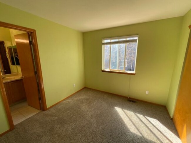 Building Photo - 10449 Hollyhock Court