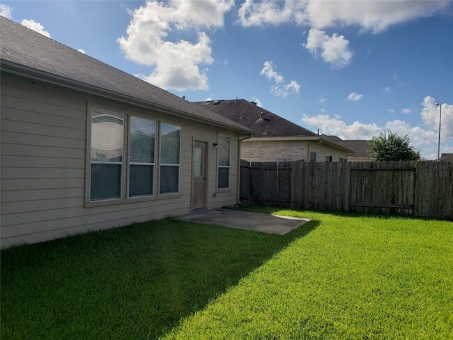 Building Photo - 25107 Hazel Ranch Dr