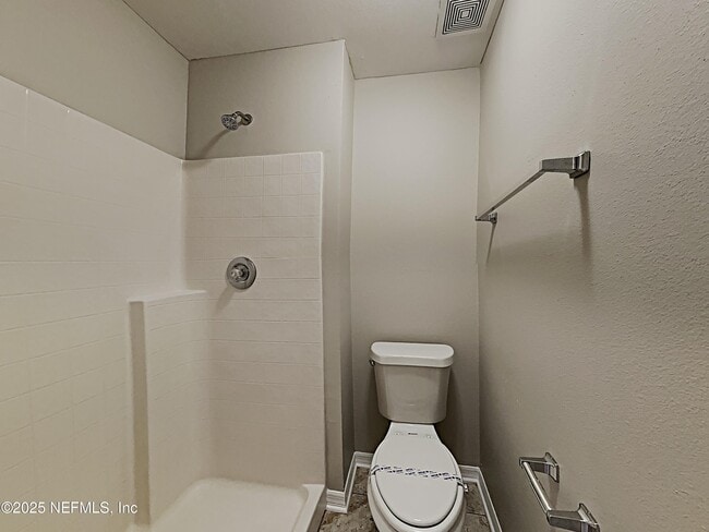 Building Photo - 5596 Ashleigh Park Dr